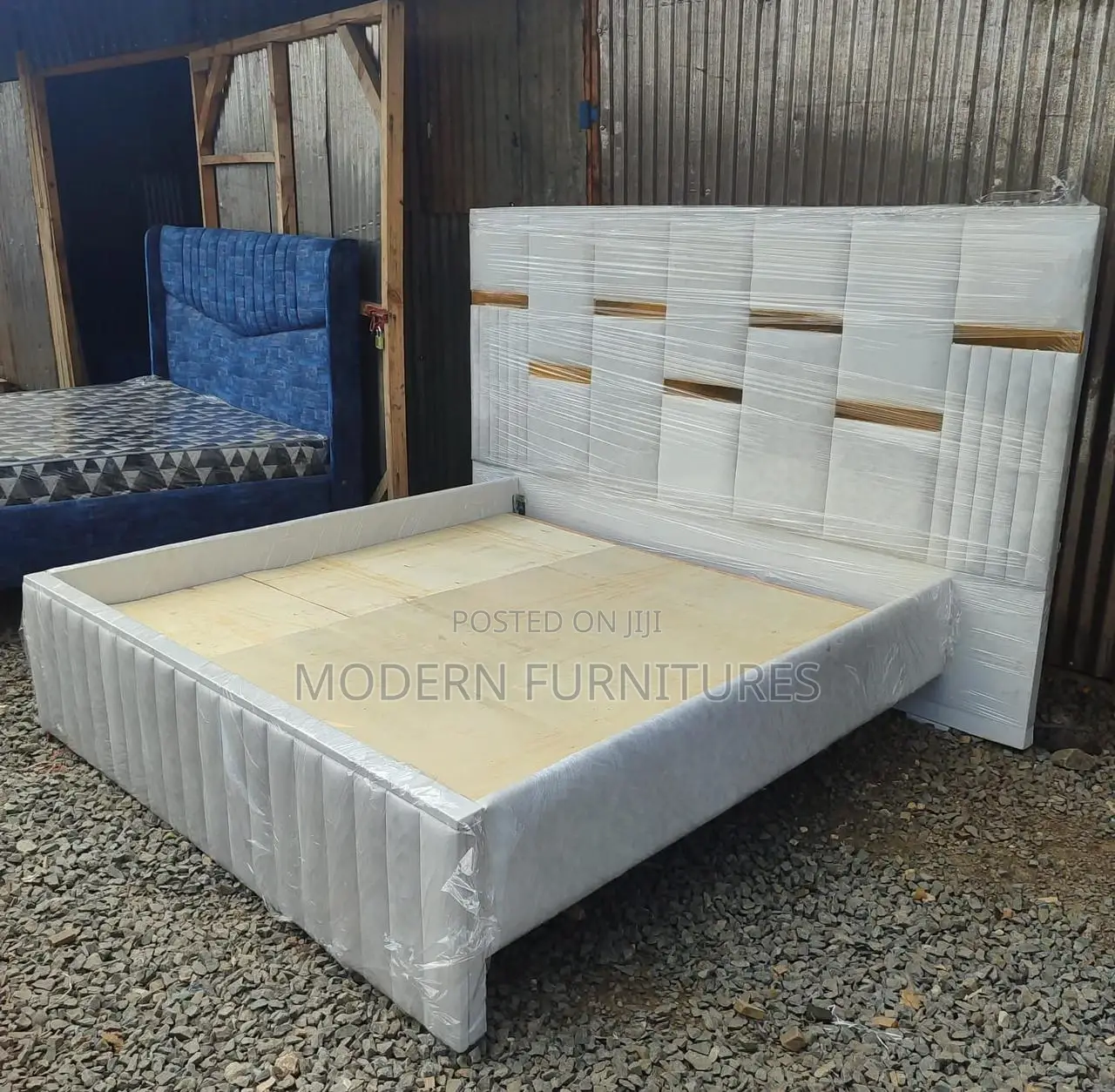 Leather White 5/6 Bed