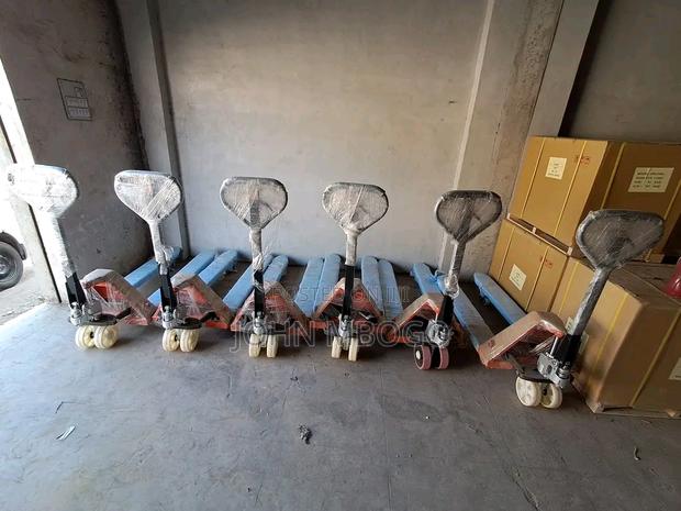 Hand Pallet Truck -2.5t - thumbnail 2