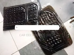 7 Seater Clear Black Plastic Car Floor Mats