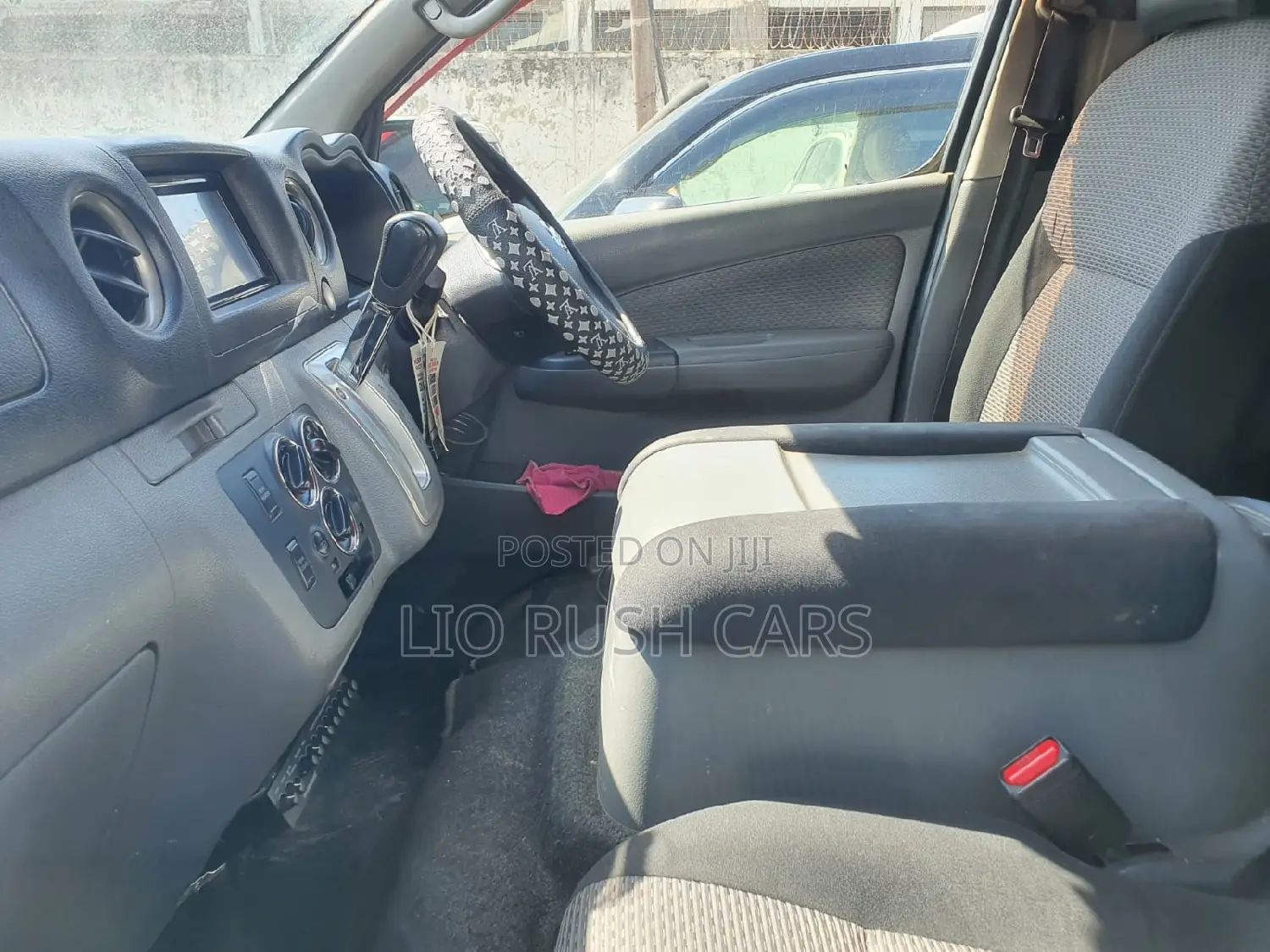 Nissan Caravan (Urvan) 2016 Black
