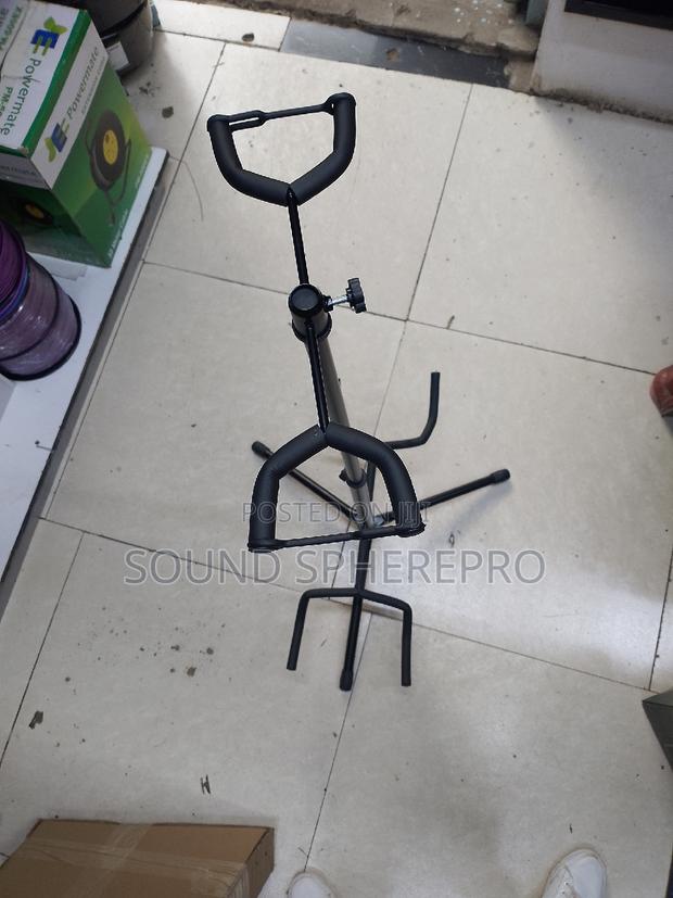 Double Guitar Stand