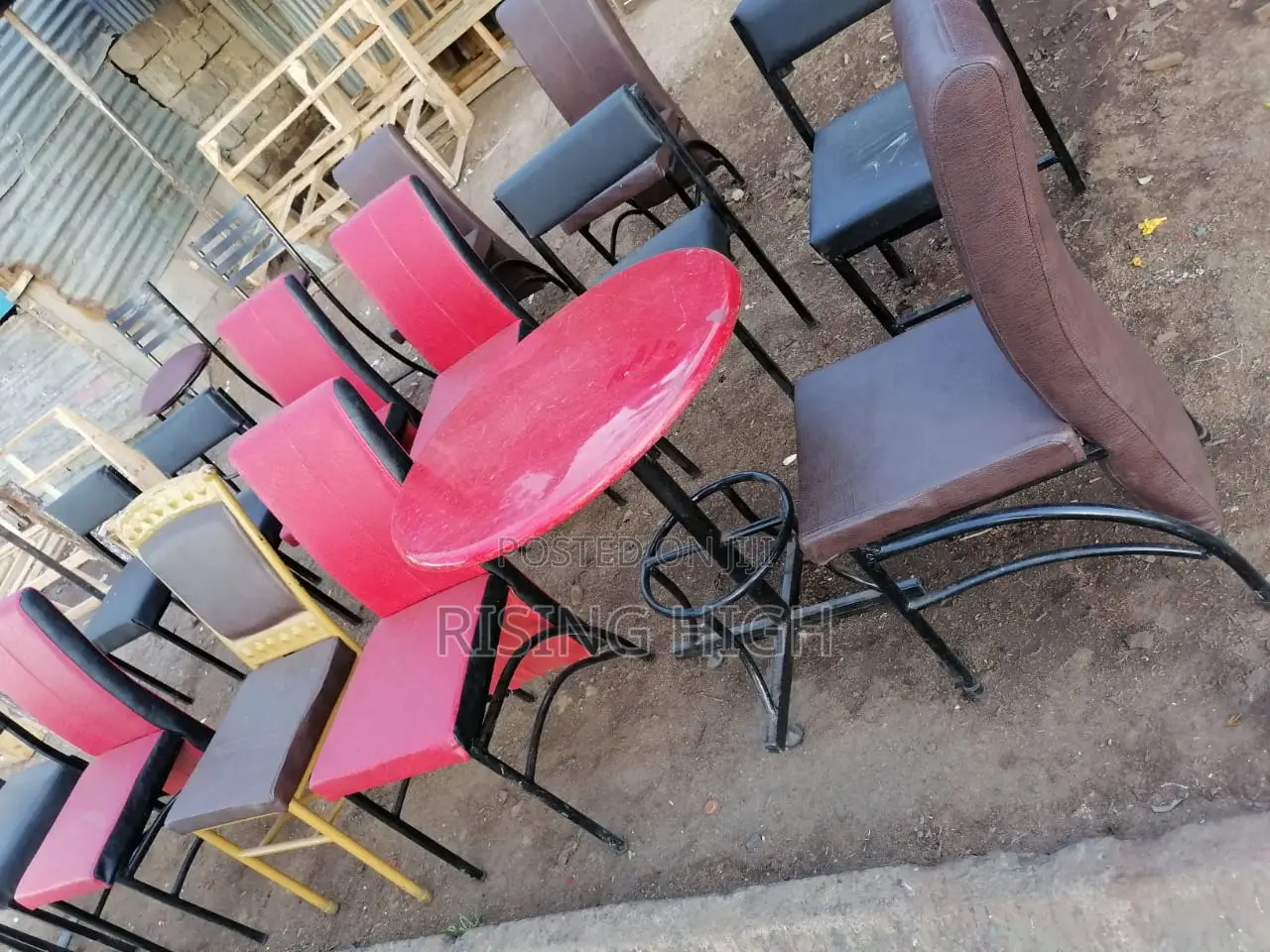 Great Supreme Set of 1 Table and 4 Restaurant Chairs