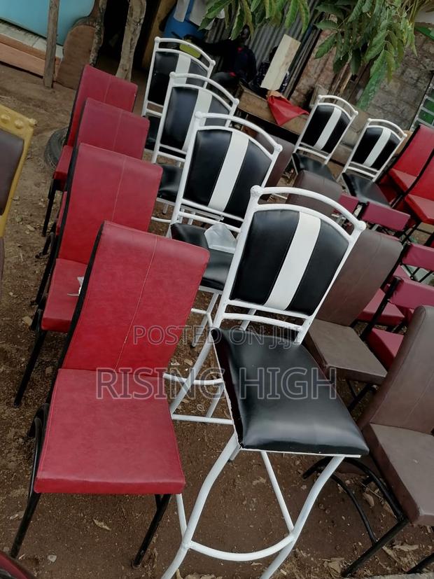 Very Good Set of 1 Table and 4 Restaurant Chairs - thumbnail 2