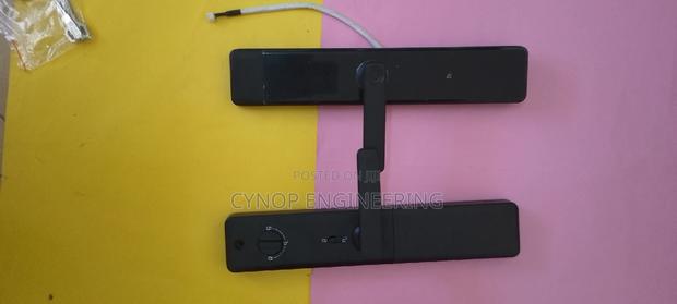 Modern Hotel and Airbnb Biometric Wifi Door Locks