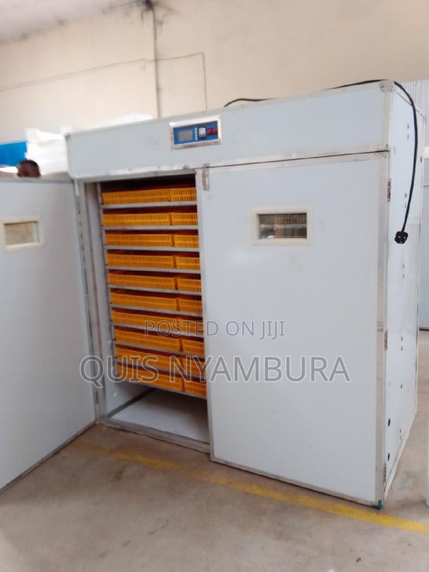 Incubator Automatic 5280 Eggs Hatcher.