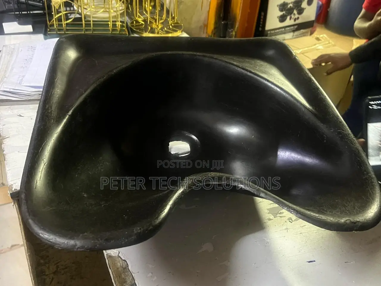 Salon Sink Available