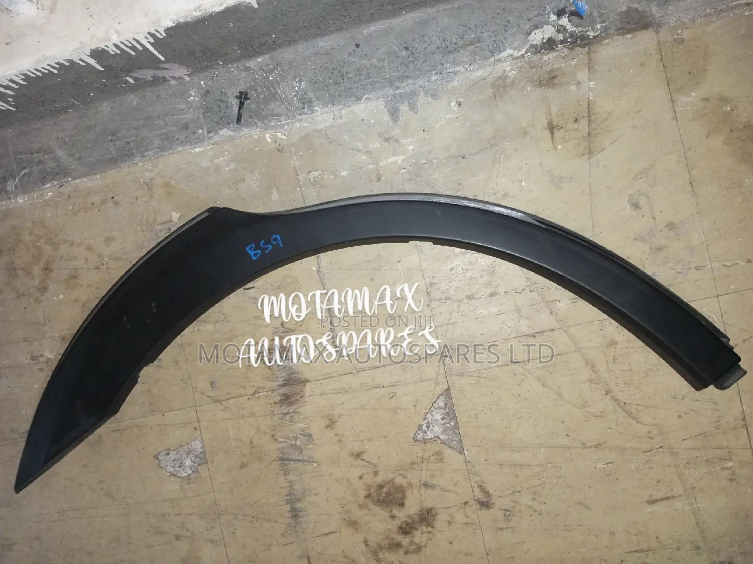 Subaru Outback BS9 Rear Wing Moulding
