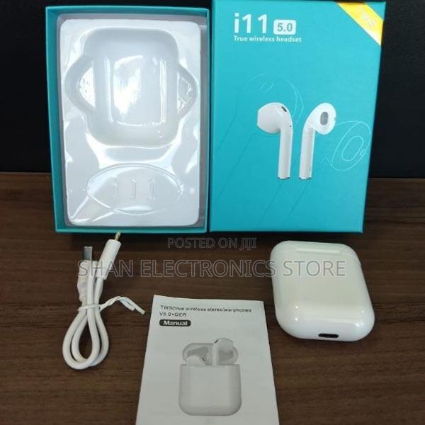 I11 TWS Bluetooth Earbuds With Microphone - White. - main view