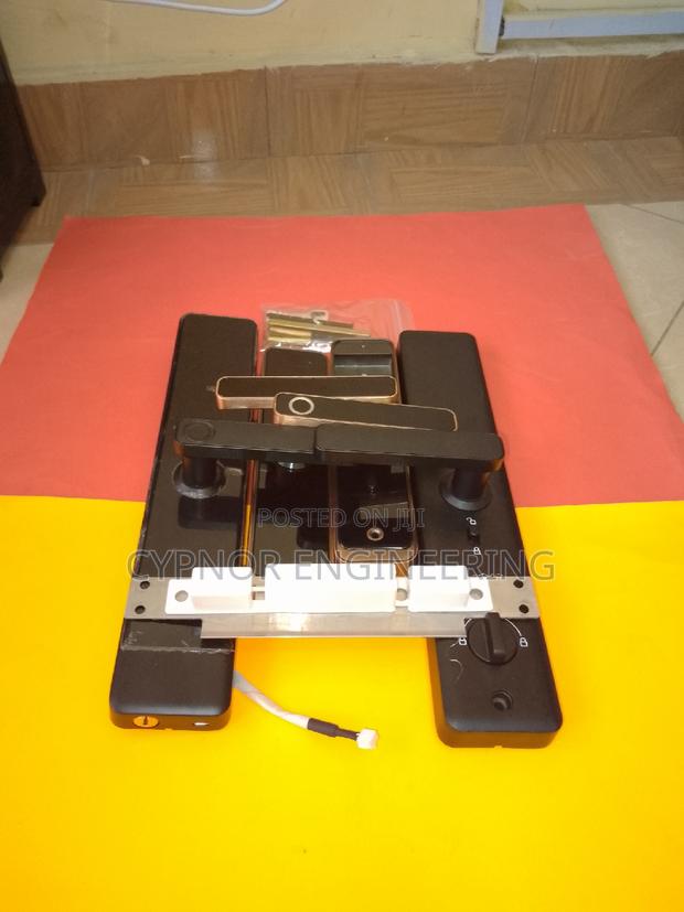 Smart Lock for Home Secure App Control - main view