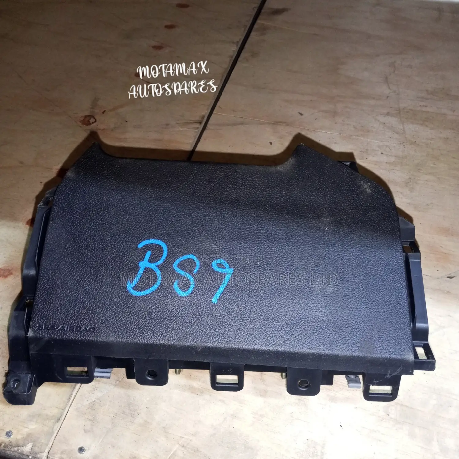 Subaru Outback BS9 Knee Airbag