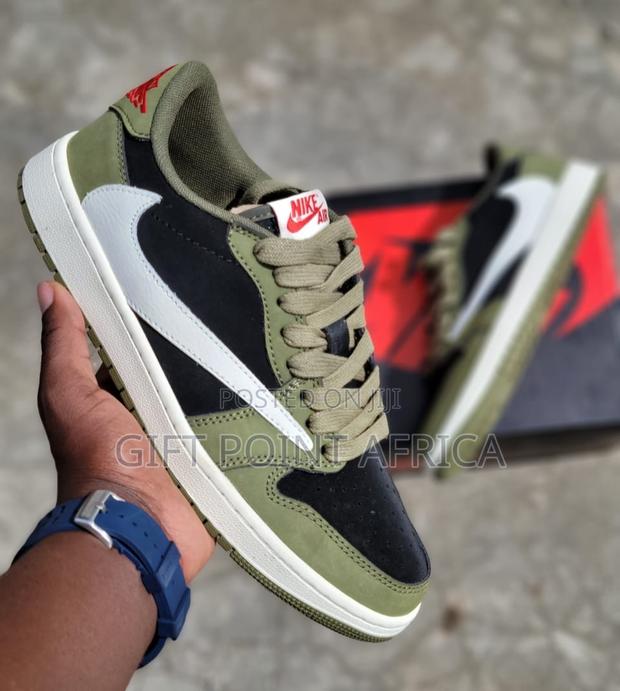 SB Nike 'Black Olives Sneakers - thumbnail 2