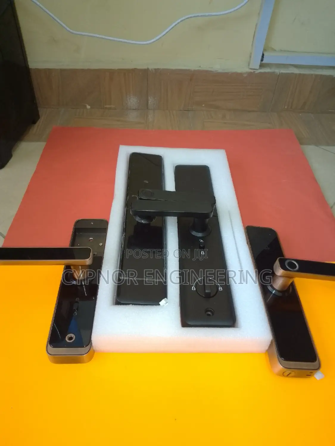 Smart Locks for Hotels: Security Keys