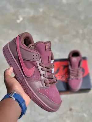 SB Nike "City of Love"Sneakers