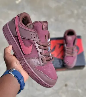 SB Nike "City of Love"Sneakers