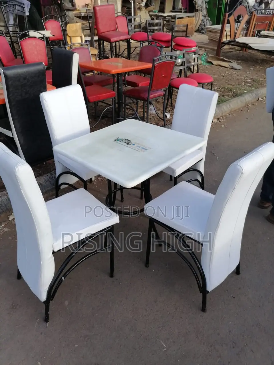 Best Quality Complete Set of Restaurant Tables and Chairs