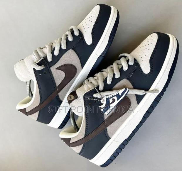 Nike SB Sneakers - main view