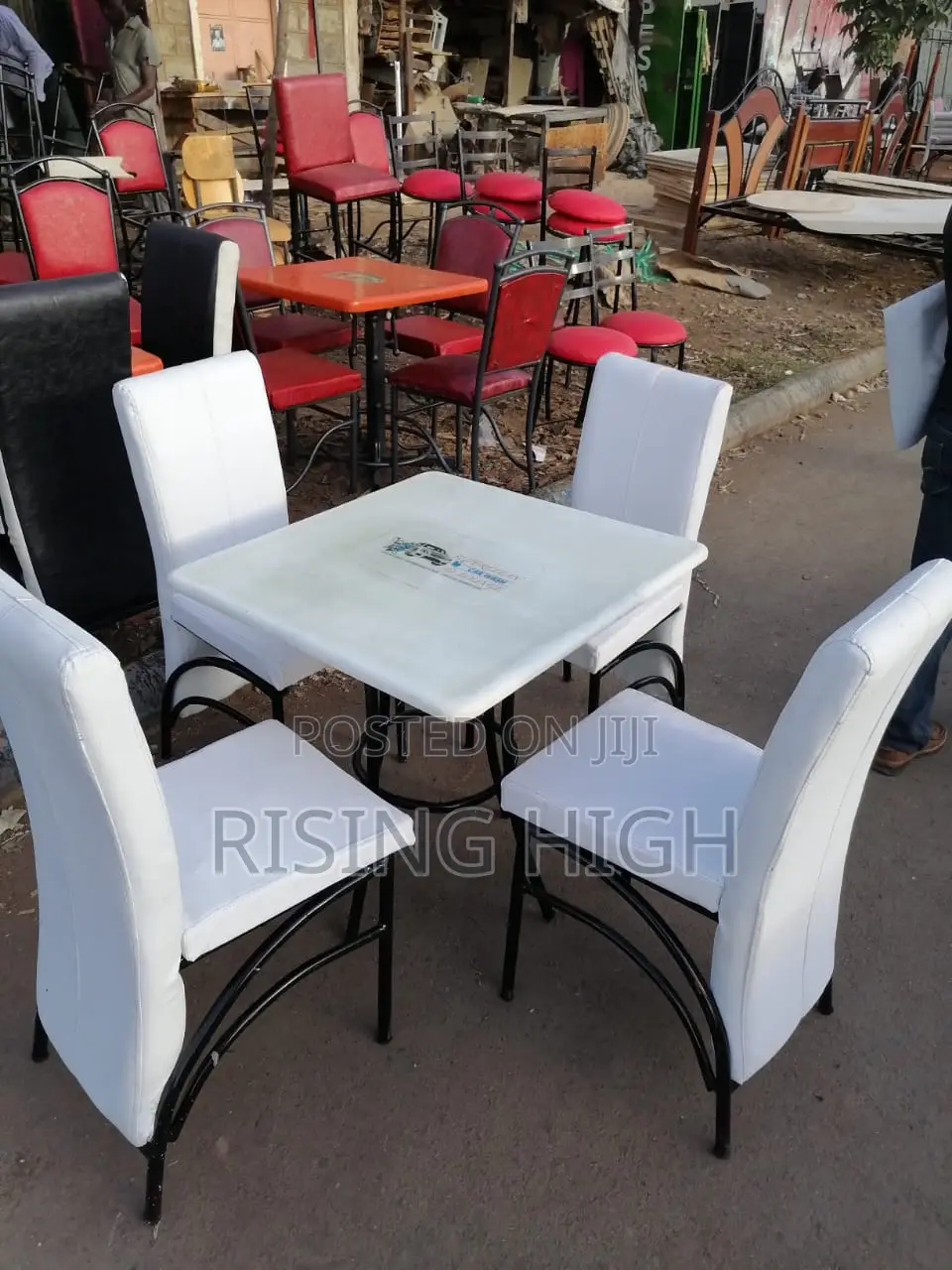 Comfortable Complete Set of Restaurant Tables and Chairs