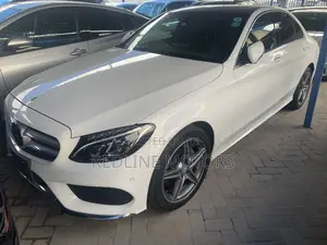 Mercedes-Benz C200 2017 Off white