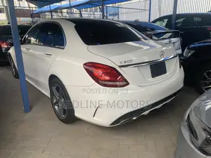Mercedes-Benz C200 2017 Off white