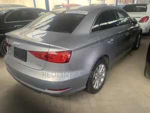 Audi A3 2.0T Premium FWD Sedan 2017 Silver