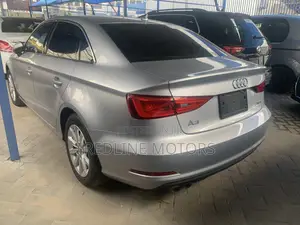 Audi A3 2.0T Premium FWD Sedan 2017 Silver