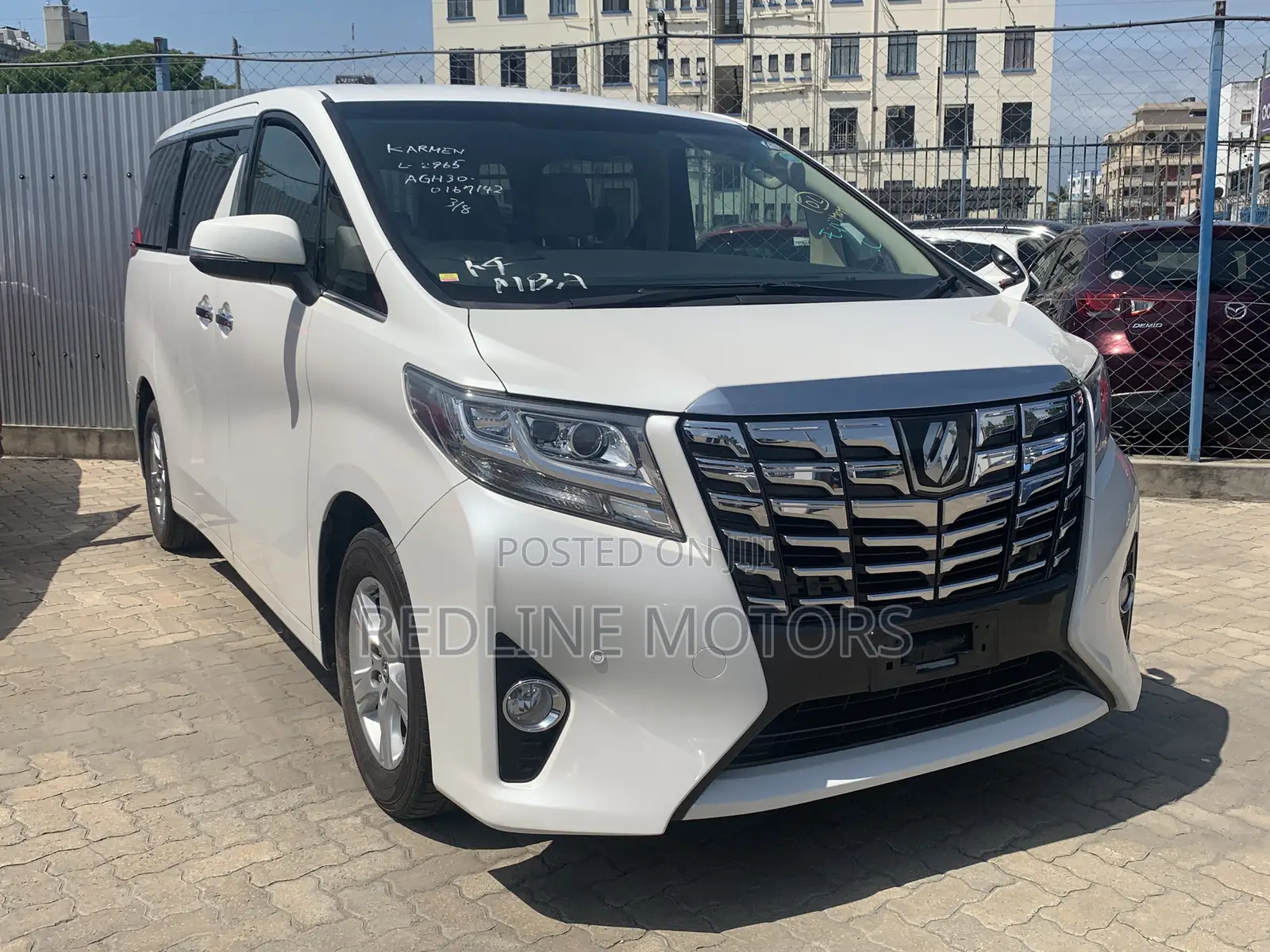 Toyota Alphard 2017 Off white