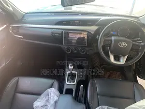 Toyota Hilux TRD Black 4x4 2017 Black