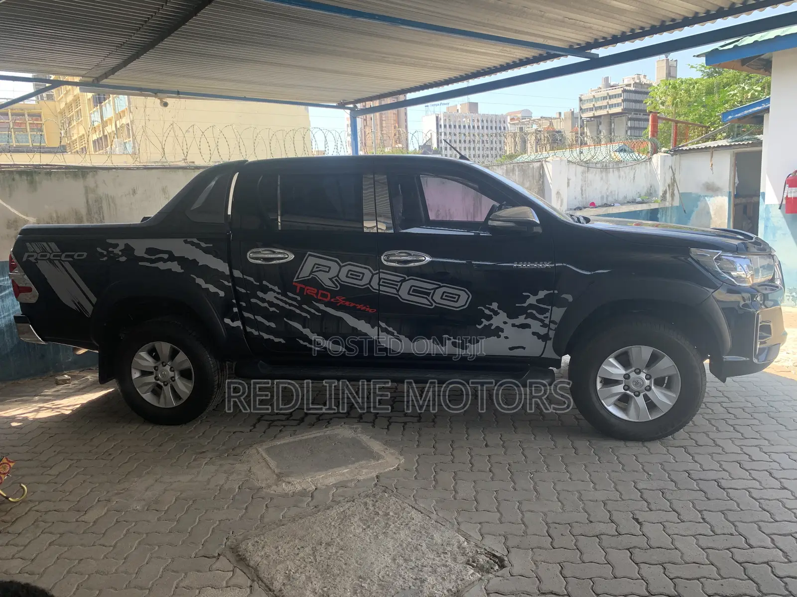 Toyota Hilux TRD Black 4x4 2017 Black