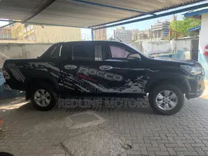 Toyota Hilux TRD Black 4x4 2017 Black
