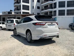 Toyota Harrier 2.0 Turbo 2017 Off white
