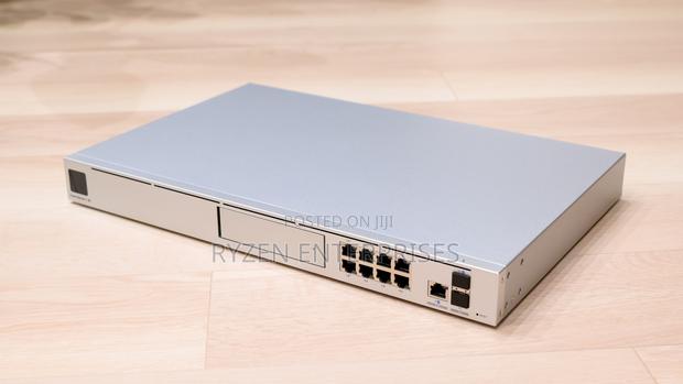 Ubiquiti Dream Machine Propre-installed Unifi Network