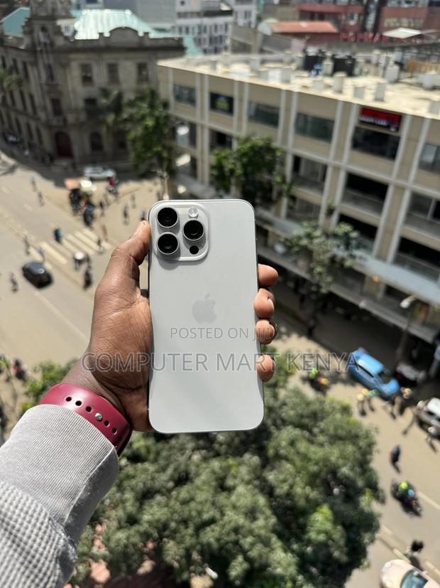 Apple iPhone 15 Pro Max 256 GB - main view