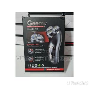 Geemy Professional Rechargeable Beard Trimmer and Smoother - thumbnail 2