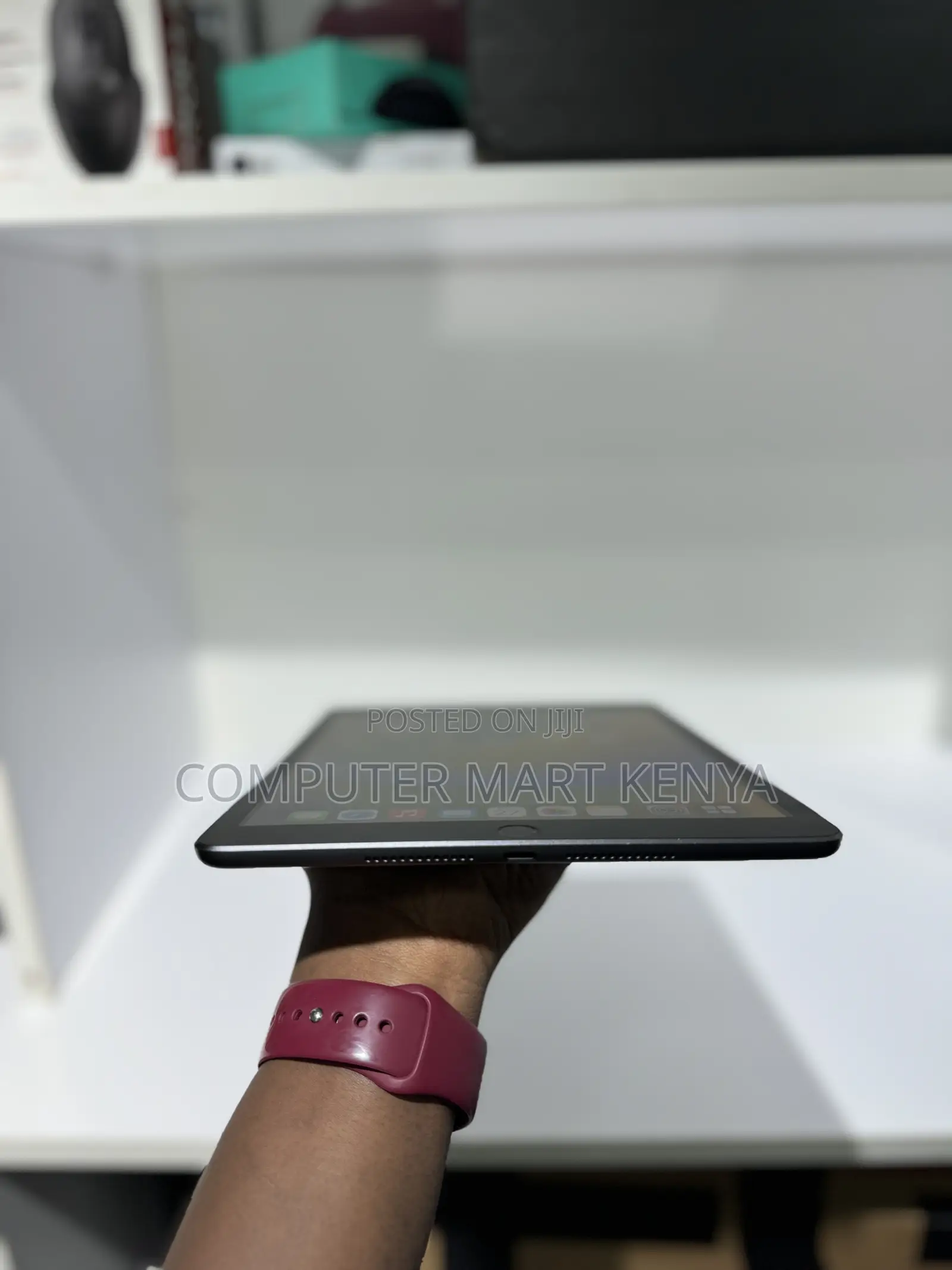Apple iPad 10.2 (2021) 64 GB Gray