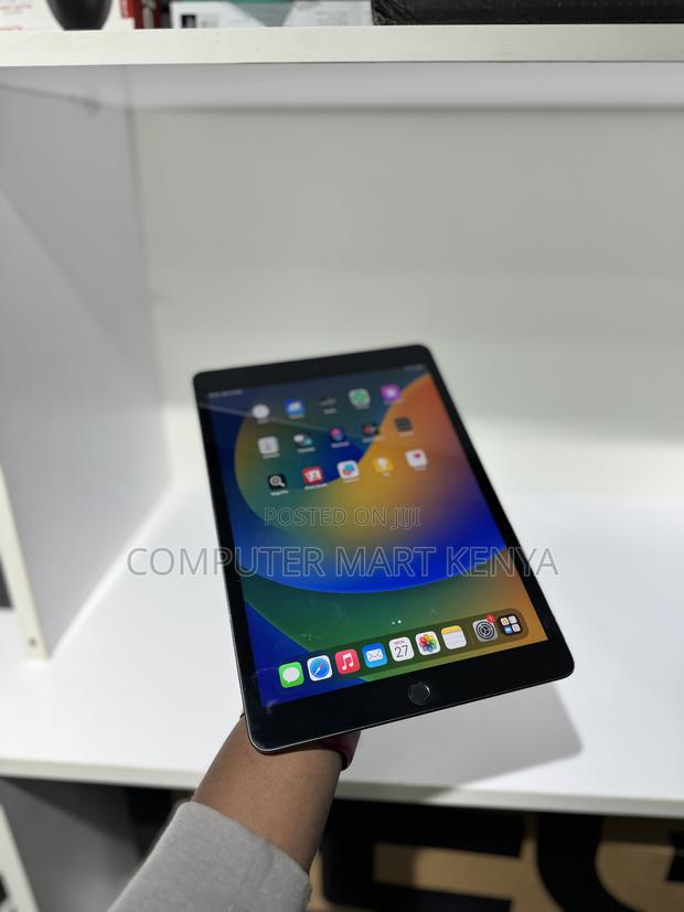 Apple iPad 10.2 (2021) 64 GB Gray - thumbnail 3