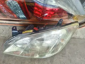 Toyota Allex Zenon LHS Ex-Japan Headlight