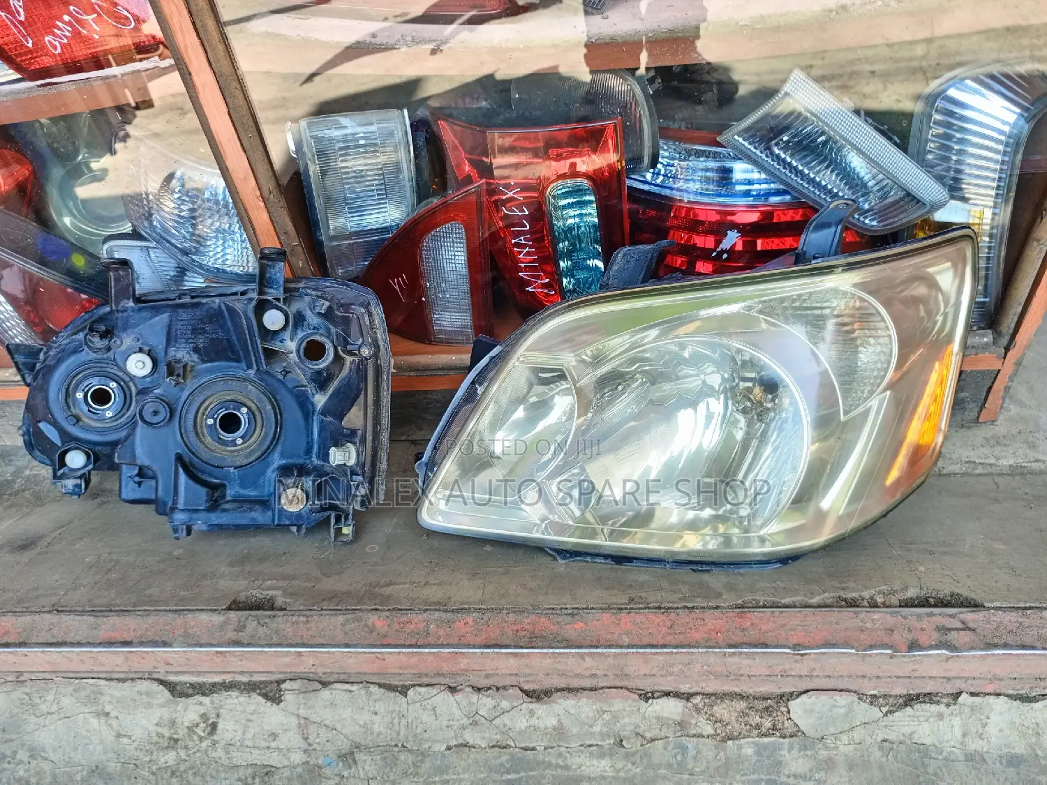 Noah 2005 Nonzenon Ex-Japan Headlights