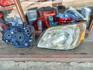 Noah 2005 Nonzenon Ex-Japan Headlights