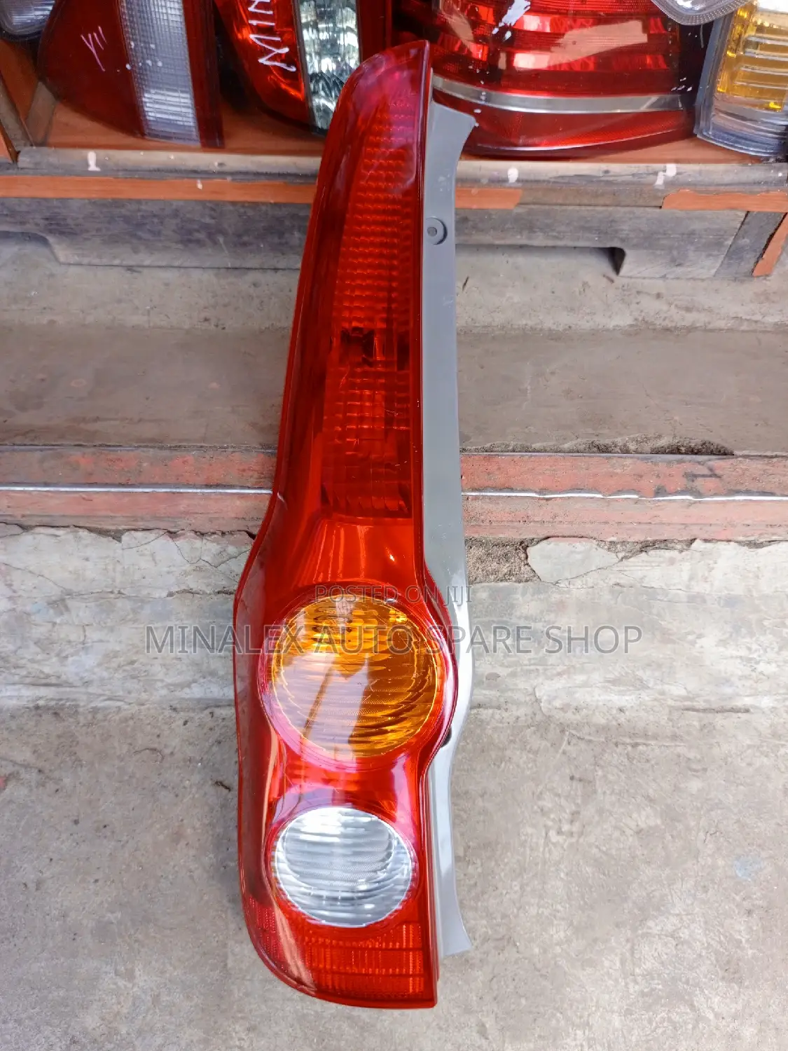 Daihatsu Mira Lhs 2006 Model Backlight