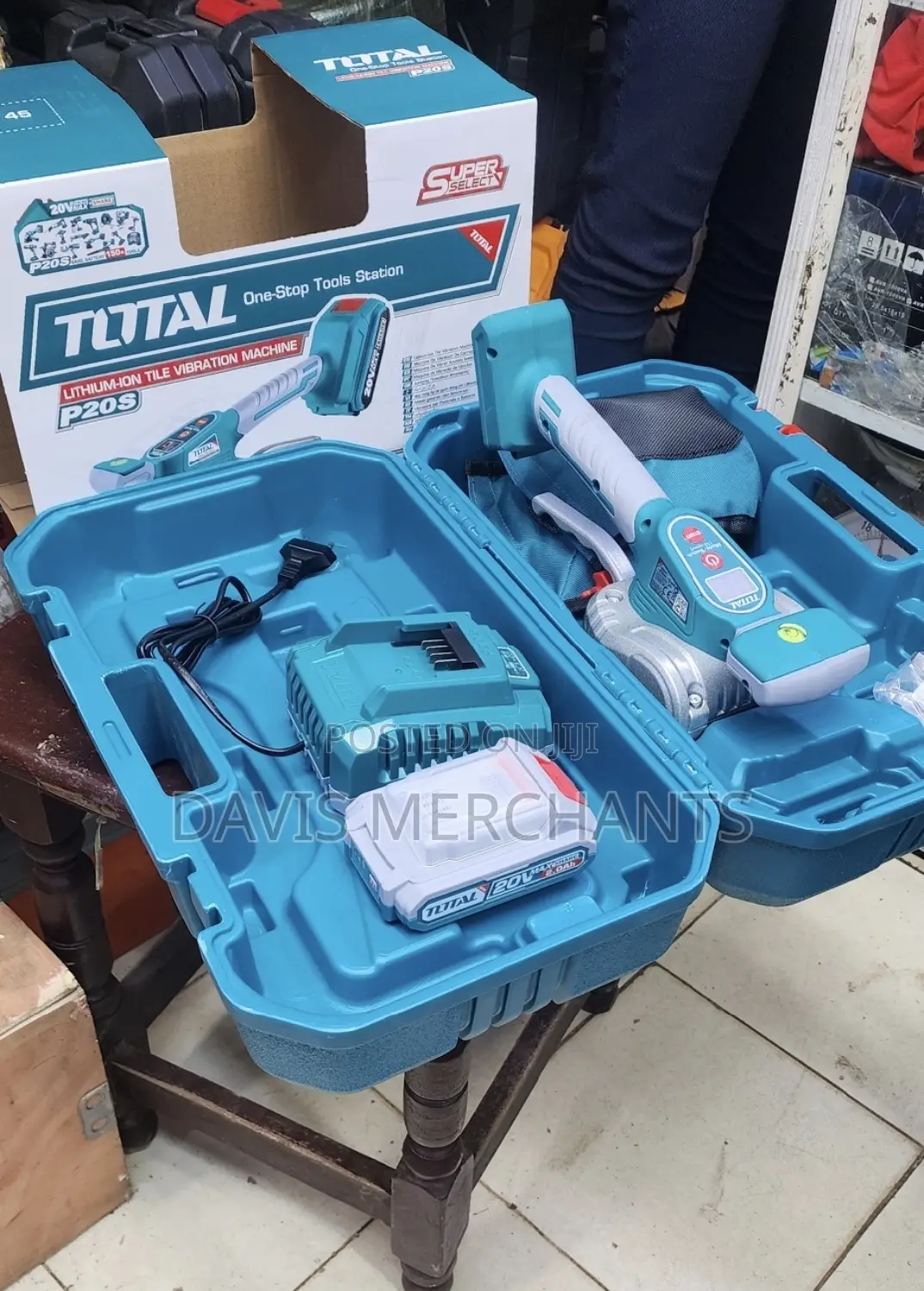 Tiles Cordless Vibrator With Charger and Single Battery