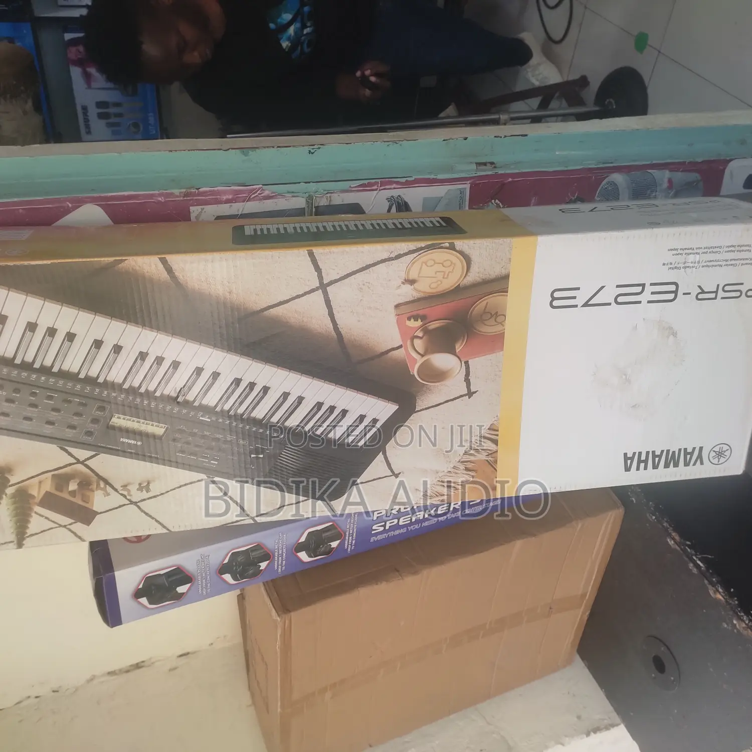 PSR E273 Yamaha Keyboard