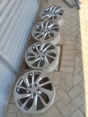Original Rims Size 18 for Nissan