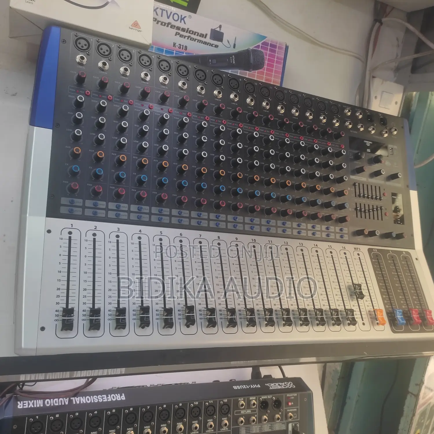 Pro Mixer 16channel Powered