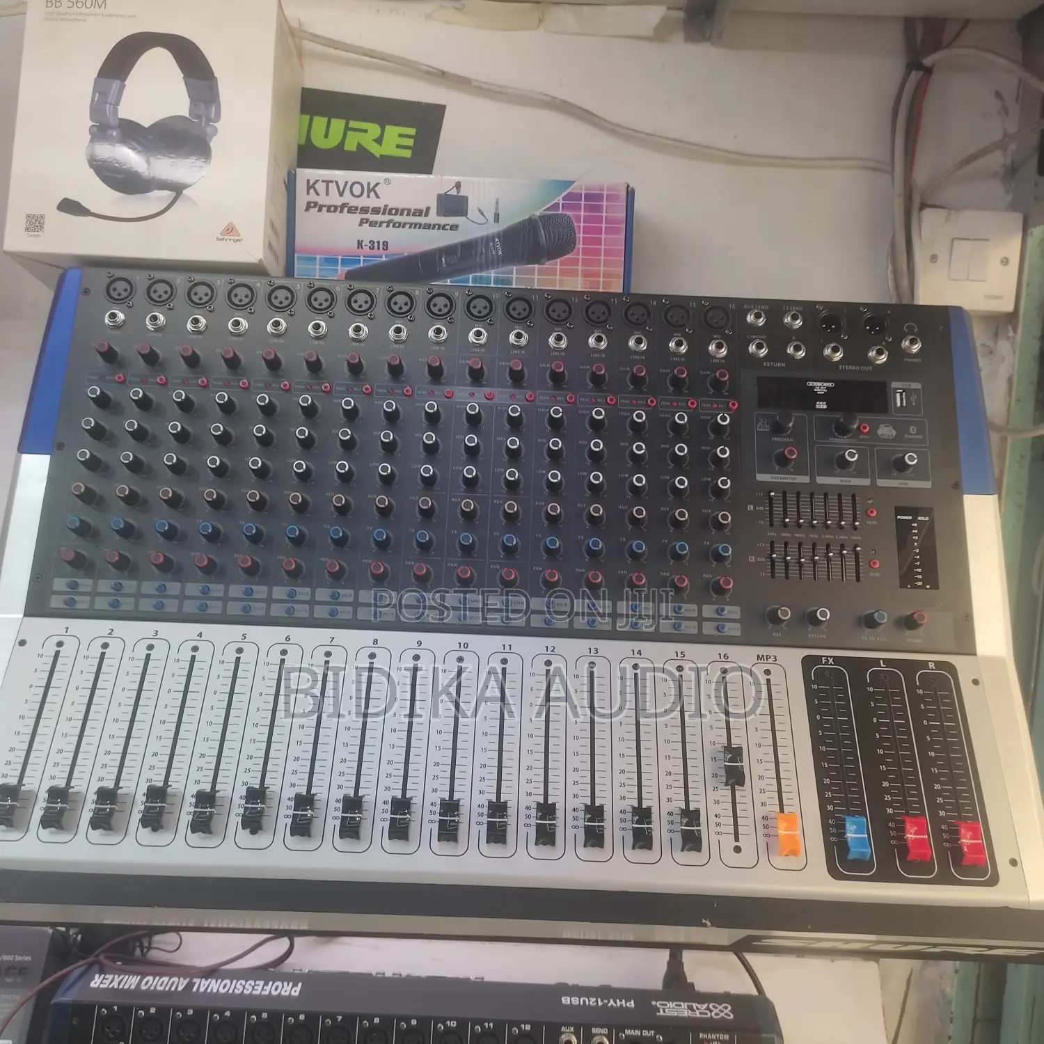 Pro Mixer 16channel Powered