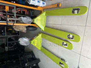 Titan Pallet Truck