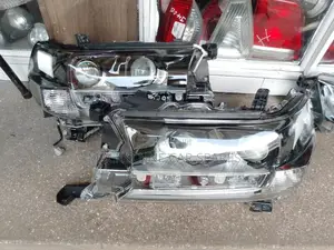 Toyota Landcruiser 200 Series 2018 (Black) Headlight