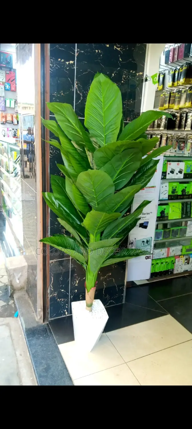 1.7m Long Artificial Plant Plus Plastic Vase KSH