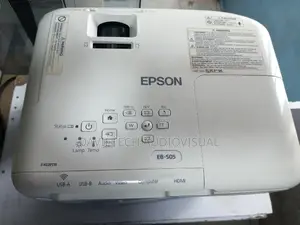  Epson -Eb S05-- Projector
