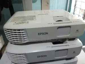  Epson -Eb S05-- Projector