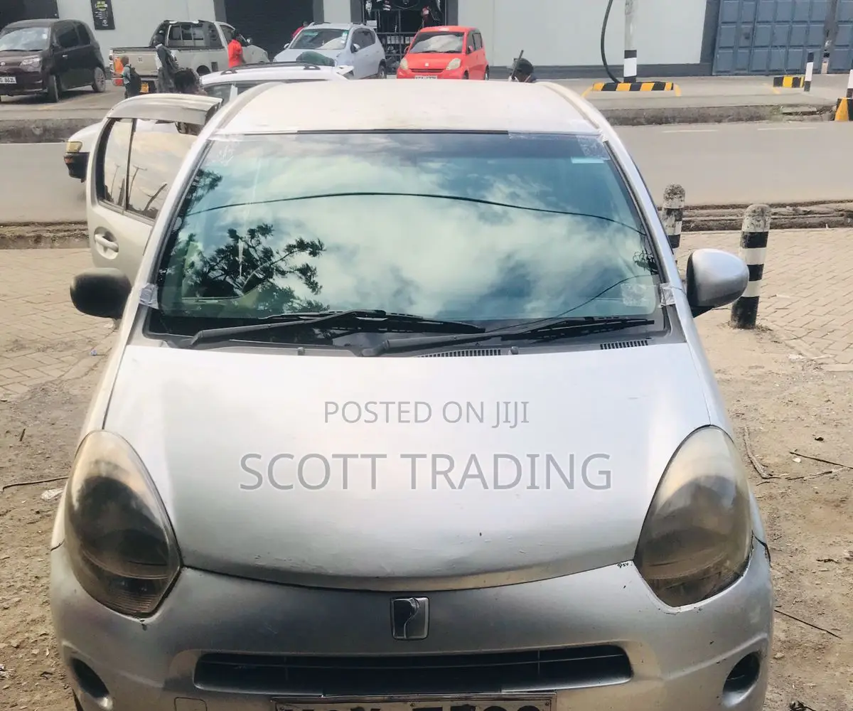 Toyota Passo Windshield